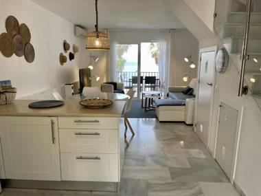 Dona Lola Micaela Beach front duplex apartment with open sea and beach views located between Marbella and Fuengirola - Costa del Sol - CS148