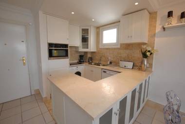 Dona Lola Micaela Beach front duplex 2 bedroom apartment - open sea and beach views surrounded by bars and restaurants - Costa del Sol - CS199