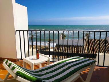 Dona Lola Miriam - Nice duplex 1 bedroom apartment with open sea views close to restaurants and bars between Marbella and Fuengirola - Costa del Sol - CS166