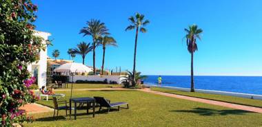 Dona Lola Sandra - Cozy beach front house with open sea views located in Calahonda only few minutes away from Marbella - Costa del sol CS111