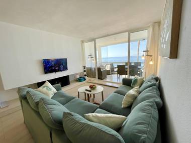 Dona Lola Patricia - Spacious 3 bedroom top floor apartment with uninterrupted sea views - Only a few meters to Calahonda beach - Costa del Sol - CS188