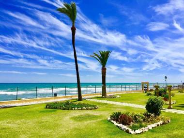 ABSOLUTE BEACHFRONT at LUBINA DEL SOL - Riviera del Sol Mijas Costa