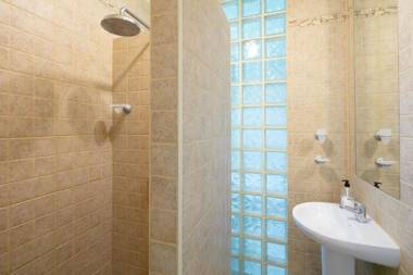 Large Luxury Family Villa 500m To Beach