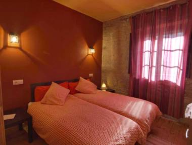 5 bedrooms house with balcony and wifi at Mieres del Camino