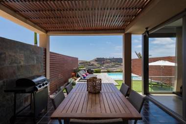 Villa Sunset Golfers