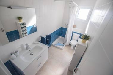 Rincon Marinero with large terrace and views