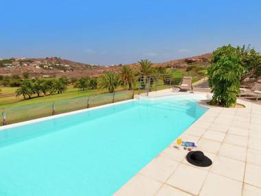Vibrant Villa in San Bartolome de Tirajana with Swimming Pool