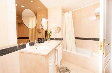 Apartamentos Guadalpin Boutique