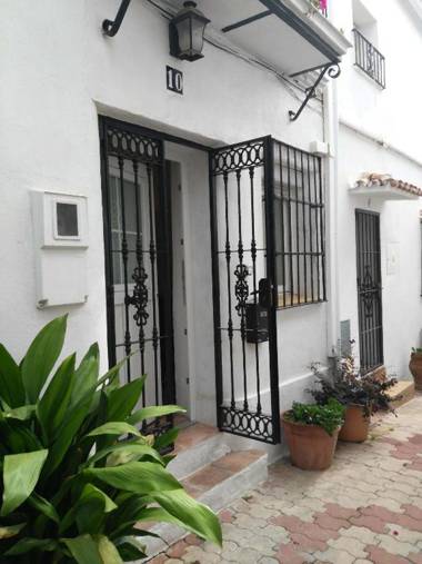 Little Old Town White House