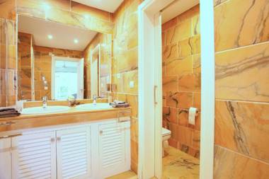 White Pearl Beach Elviria