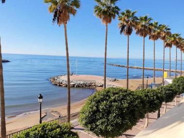 1 Bedroom Apartment Second Line Beach- Parque Marbella Building