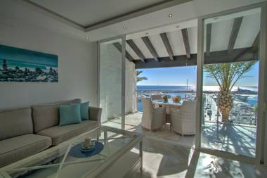 Front Line Penthouse Puerto Banus With Sea Views