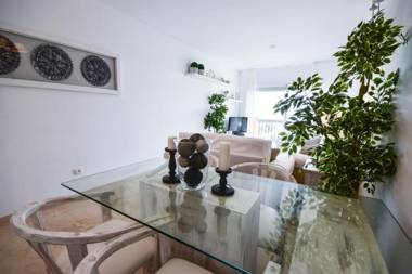 Beautiful beachside duplex apartment with amazing sea views