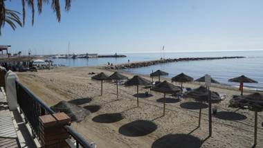 Skol 439 Spacious and Refurbished Apartment with Sea Views