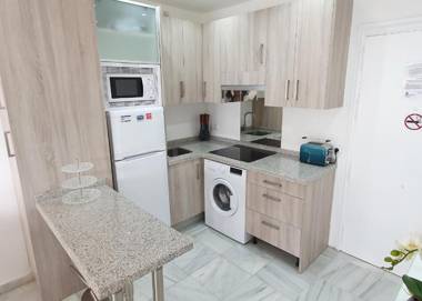 Skol 438 Super One-bedroom Apartment with Sea Views