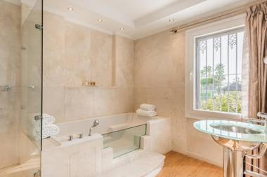 The Residence by the Beach House Marbella