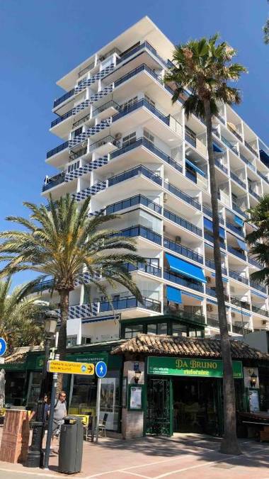 Skol 508 West Facing Duplex Apartment with Amazing Sea Views