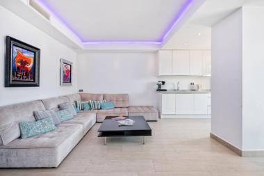 Cabopino Marina Apartment by Rafleys