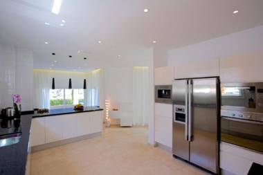 24550-EXQUISITE VILLA NEAR BEACH - HEATED POOL