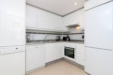 Naranjos Puerto Banus Apartment by GHR Rentals