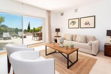 Genteel Home Las Lomas de Marbella Club