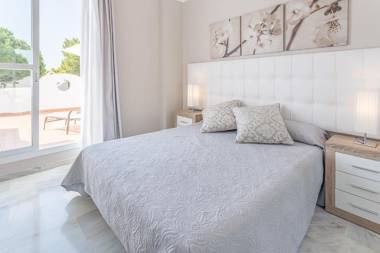 Marbella Resort 1 Pool Whirlpool Sauna