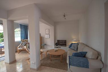 Cozy holiday home at the beach in Costabella Marbella