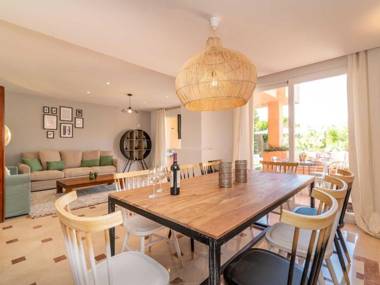 RELAX ON YOUR OWN HOME CINEMA OR YOUR PRIVATE SAUNA