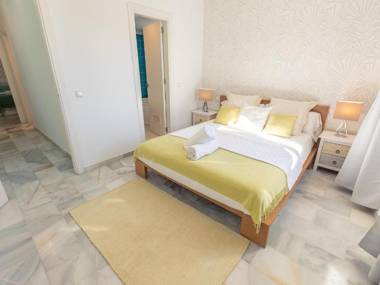 Sea Views+Walk to Everything in Luxurious P. Banus