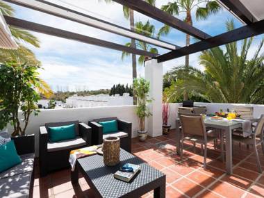 Exquisite Penthouse Suite with Rooftop Terrace