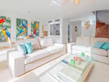 Elegant and bright townhouse · The family Golf getaway ·