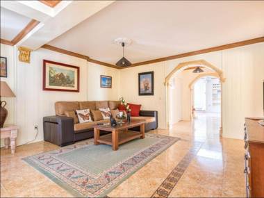 4 bedrooms villa at Marbella 200 m away from the beach with sea view private pool and furnished terrace