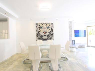 1093 modern beach apartment  huge terrace  bbq