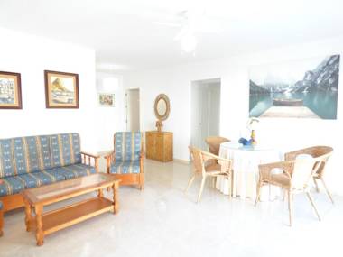 Villa Blanca - EaW Homes