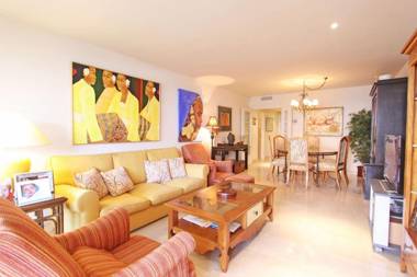 1105 beachfront apartment golden mile marbella