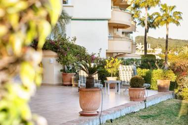 Luxury Apartment With Sea View In Marbella