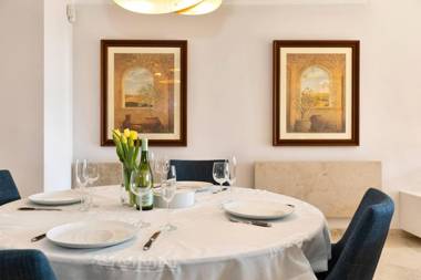 Luxury Apartment With Sea View In Marbella