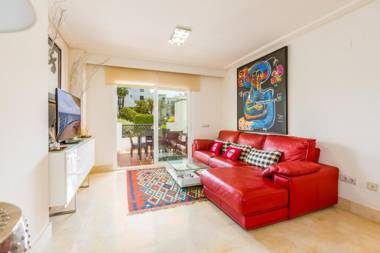 2 Bedroom with pool in the heart of Puerto Banus
