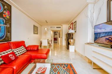 2 Bedroom with pool in the heart of Puerto Banus