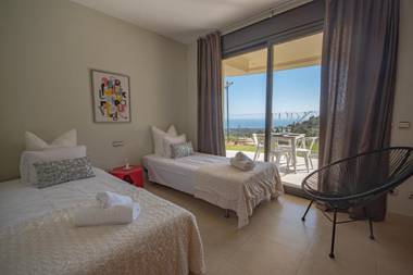 Moderno apartamento vacacional con increbles vistas al mar con spa y gimnasio