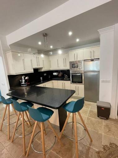 Luxurious Confy & Sunny in the hearth of Puerto Banùs Marina