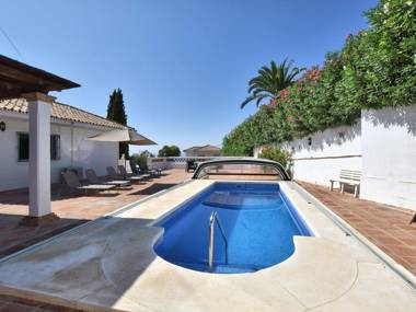 Homely holiday home in Benalmadena with private pool