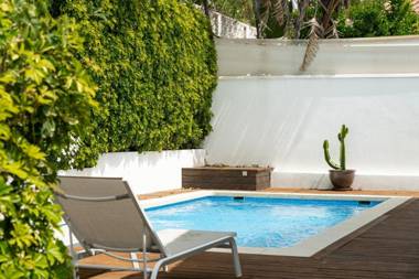 Villa Justicia beachside villa in Costabella