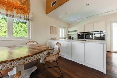 Villa Justicia beachside villa in Costabella