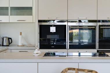 Villa Justicia beachside villa in Costabella