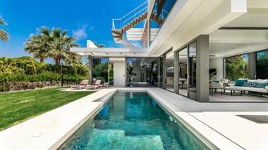 All About Villa Gladiolo