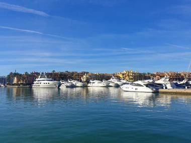 2260-Luxury villa with private pool and seaview