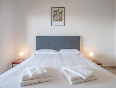 2285 Superb 3 bedrooms and seaview-Rock Bay I