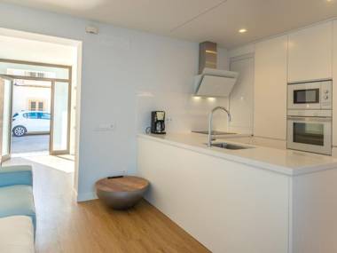 Mediterranean style townhouse 200 meters from the sea