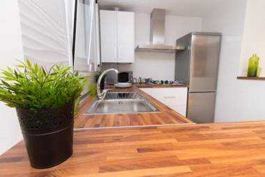 C16 - Modern & Comfortable 4 beds Apartment